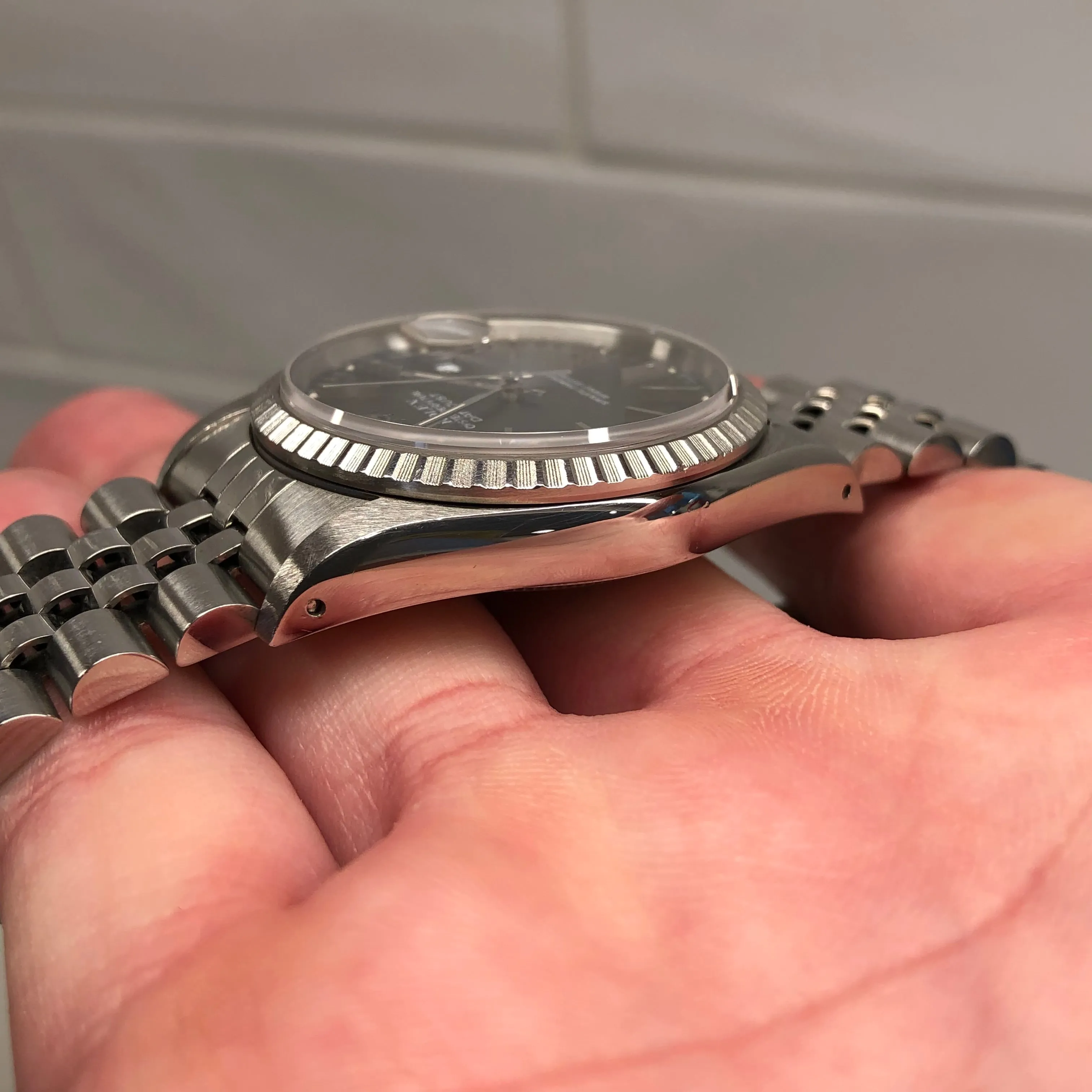 1990 Rolex Datejust 16200 Gray Tapestry Dial Engine Turned Bezel Jubilee Wristwatch Full Set