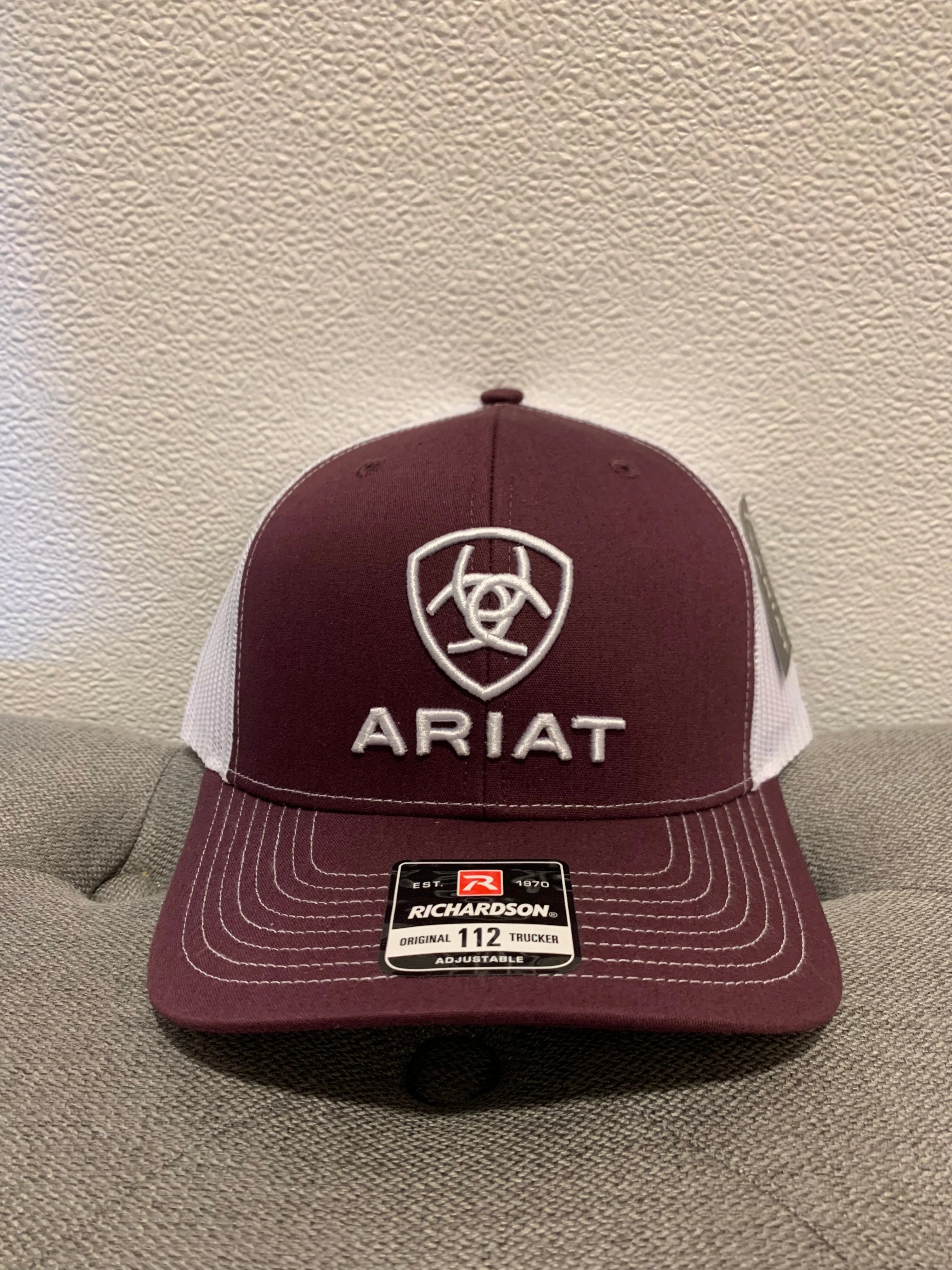 Ariat maroon/white