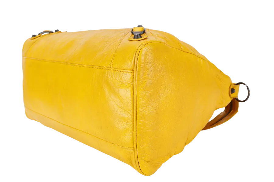 BALENCIAGA CITY VELO MUSTARD YELLOW LAMBSKIN HANDBAG WITH STRAPS AND DUST COVER
