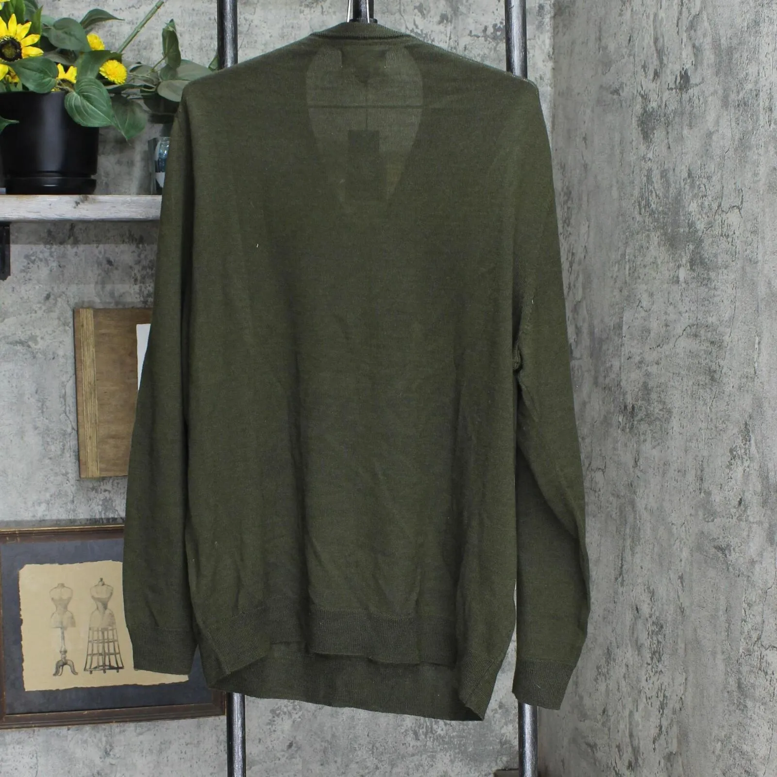 Club Room Men's Solid V-Neck Merino Wool Blend Sweater