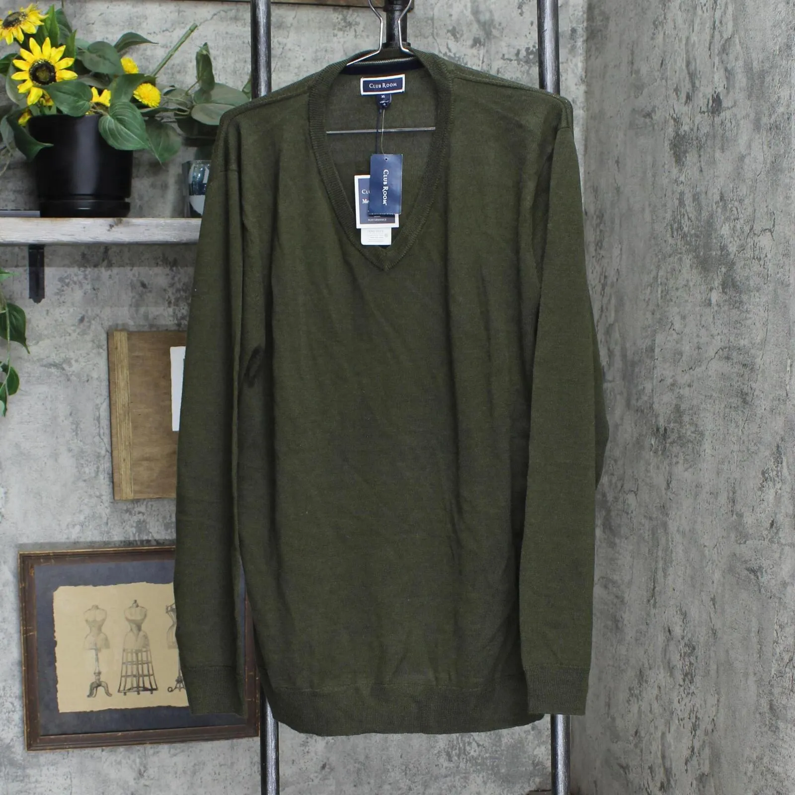 Club Room Men's Solid V-Neck Merino Wool Blend Sweater