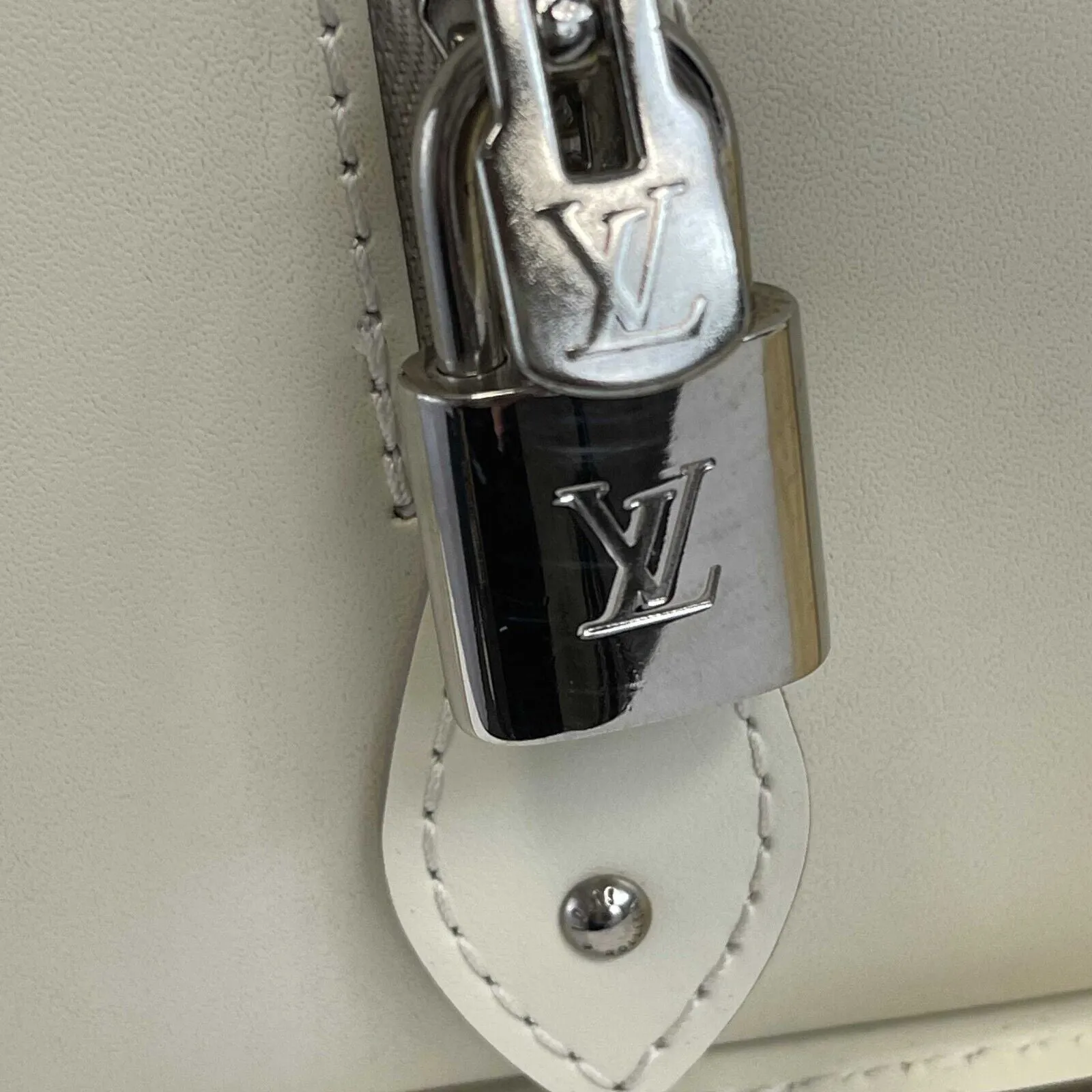 Louis Vuitton - LV - Excellent - Pont Neuf Epi Leather - White Top Handle Bag