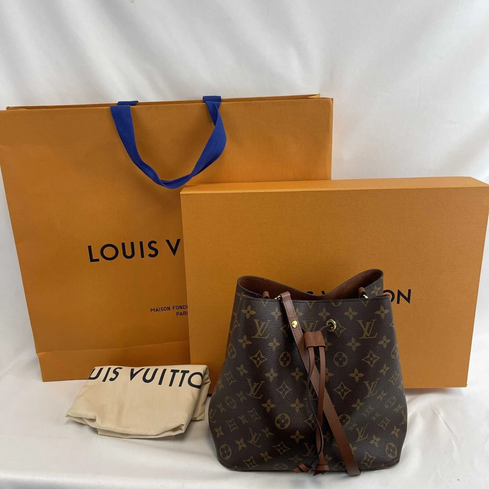 Louis Vuitton - Neonoe MM Monogram Brown Canvas Shoulder Bag FULL KIT