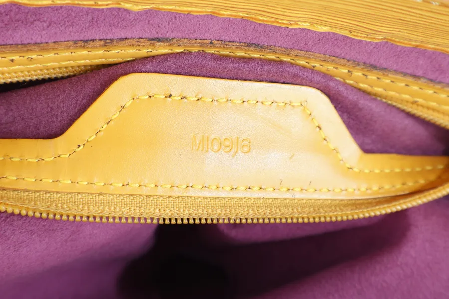 LOUIS VUITTON VINTAGE SAC PLAT(MI0916) MUSTARD YELLOW EPI LEATHER GOLD HARDWARE NO DUST COVER