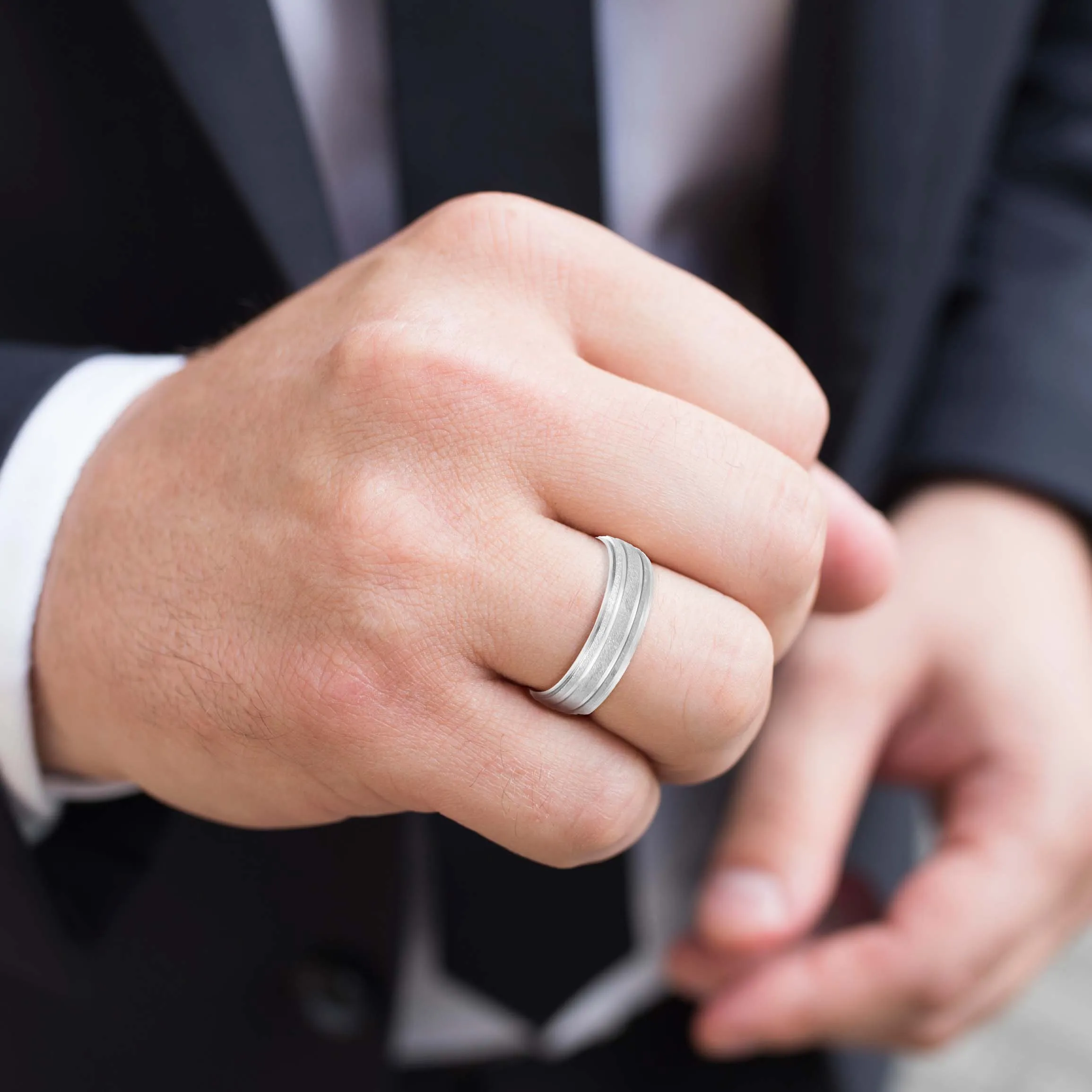Men's Alternating Milgrain Rows and Fine Textured Layers Band