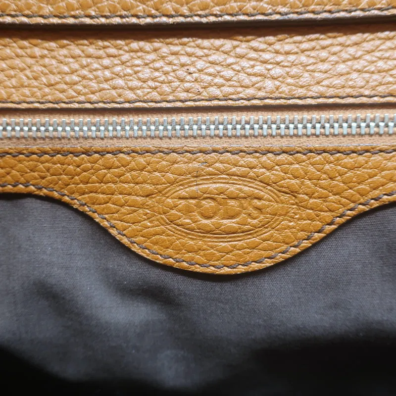 Tod's Buckled Tote Camel Grained Leather Medium Shoulder Bag