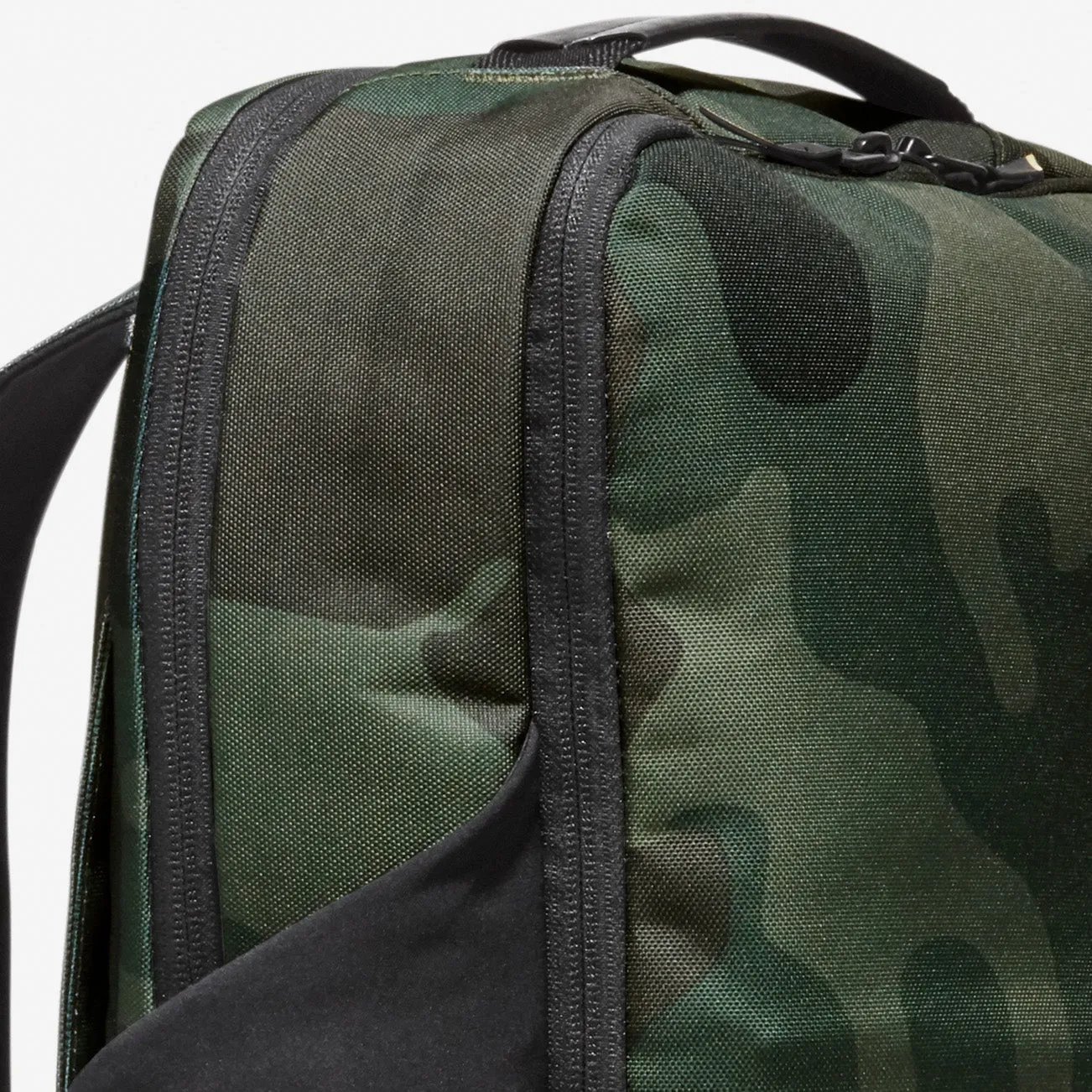ZERØGRAND Slim Convertible Backpack Men's